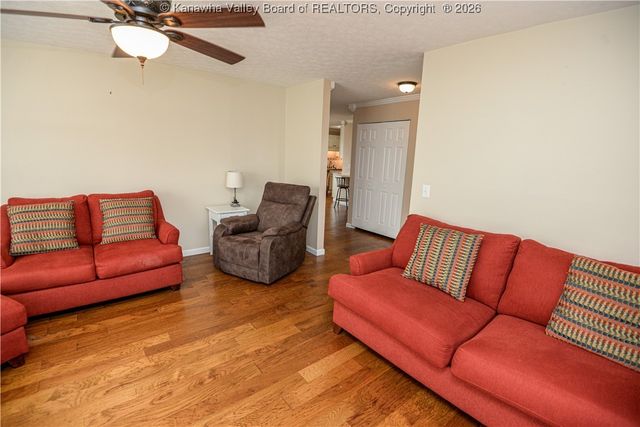 104 Trappers Place, Charleston, WV 25314