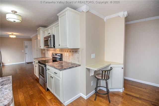 104 Trappers Place, Charleston, WV 25314