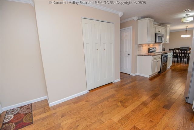 104 Trappers Place, Charleston, WV 25314