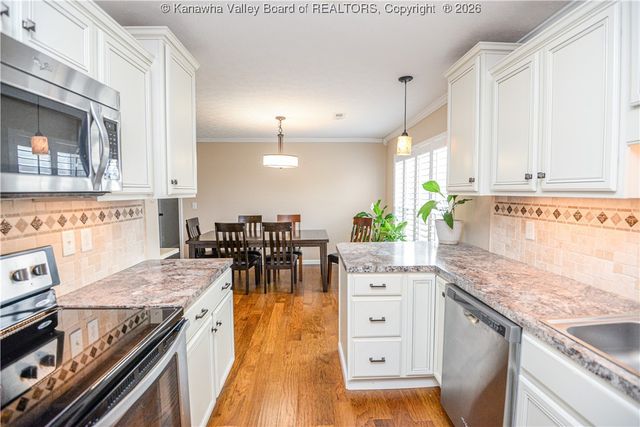 104 Trappers Place, Charleston, WV 25314