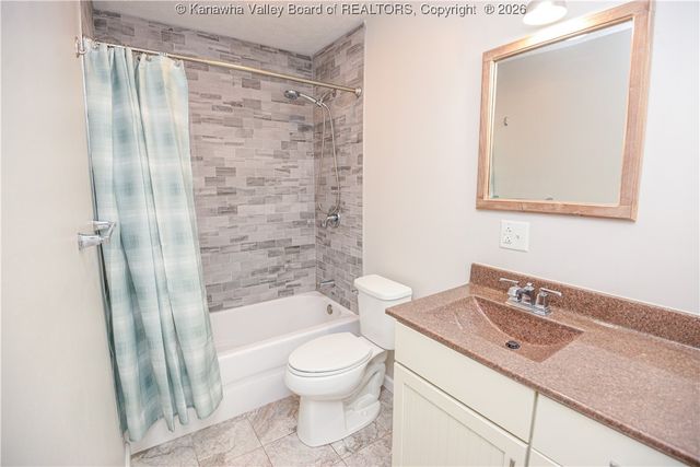 104 Trappers Place, Charleston, WV 25314