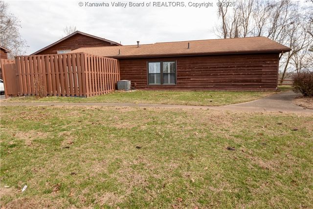 104 Trappers Place, Charleston, WV 25314