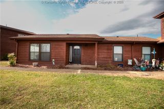 104 Trappers Place, Charleston, WV 25314