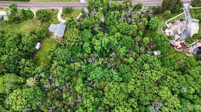 3392 Lynch Rd, Pacific, MO 63069