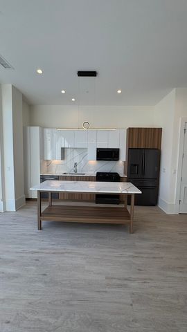 812 W Adams Street 301, Chicago, IL 60607