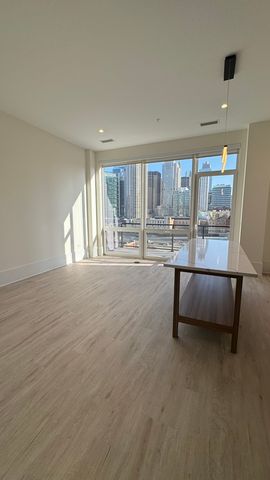 812 W Adams Street 301, Chicago, IL 60607