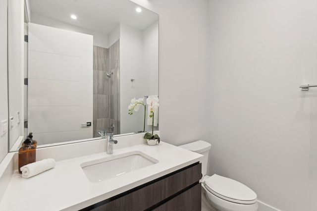 812 W Adams Street 301, Chicago, IL 60607