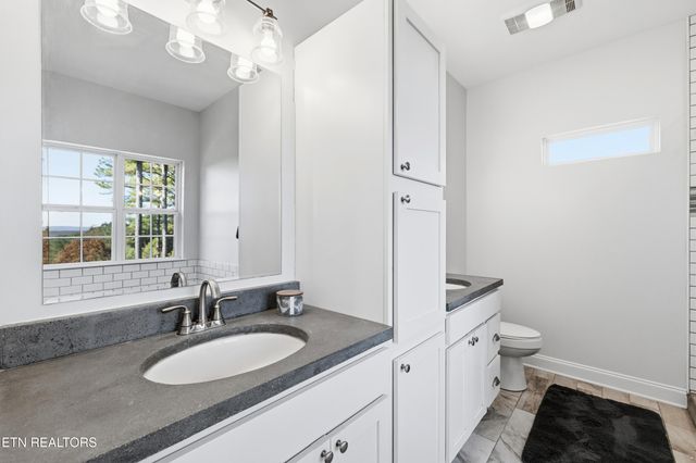 1390 County Road 3051, Athens, TN 37303