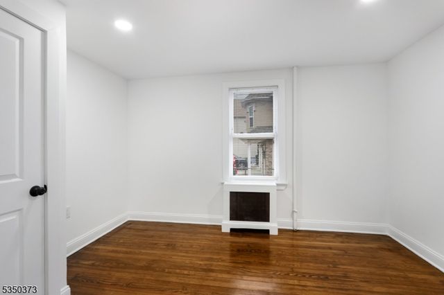 621 Roosevelt Ave, Carteret Boro, NJ 07008