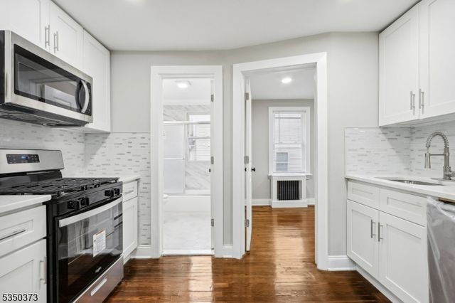 621 Roosevelt Ave, Carteret Boro, NJ 07008