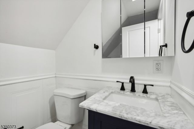 621 Roosevelt Ave, Carteret Boro, NJ 07008