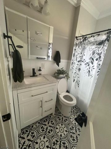 621 Roosevelt Ave, Carteret Boro, NJ 07008