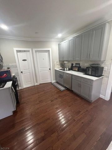 621 Roosevelt Ave, Carteret Boro, NJ 07008