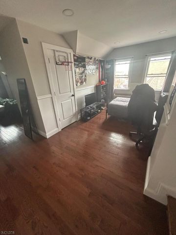 621 Roosevelt Ave, Carteret Boro, NJ 07008