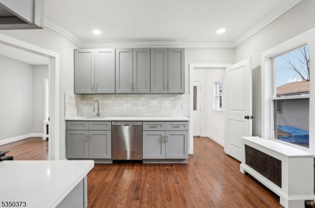 621 Roosevelt Ave, Carteret Boro, NJ 07008