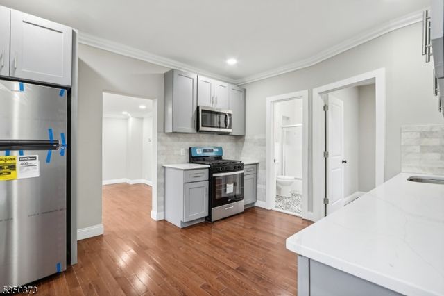 621 Roosevelt Ave, Carteret Boro, NJ 07008