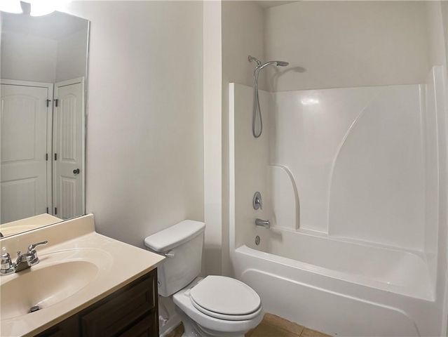 412 Live Oak Pass, Loganville, GA 30052