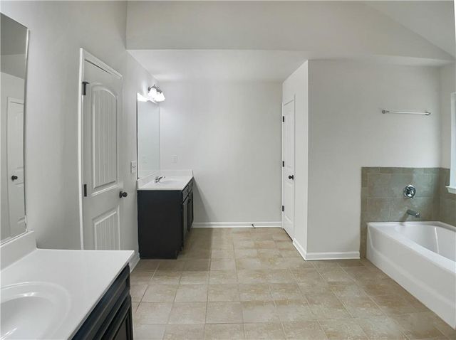 412 Live Oak Pass, Loganville, GA 30052