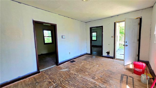 520 N Garland Avenue, Kansas City, MO 64120