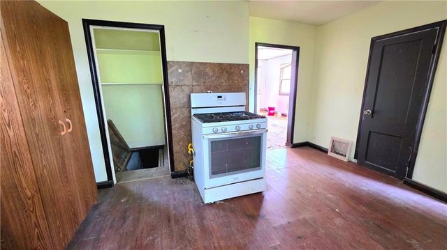 520 N Garland Avenue, Kansas City, MO 64120