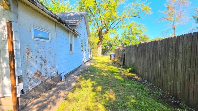 520 N Garland Avenue, Kansas City, MO 64120