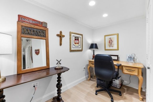 84 Walpole St 1C, Canton, MA 02021