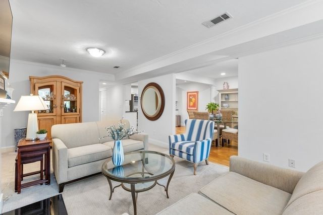 84 Walpole St 1C, Canton, MA 02021