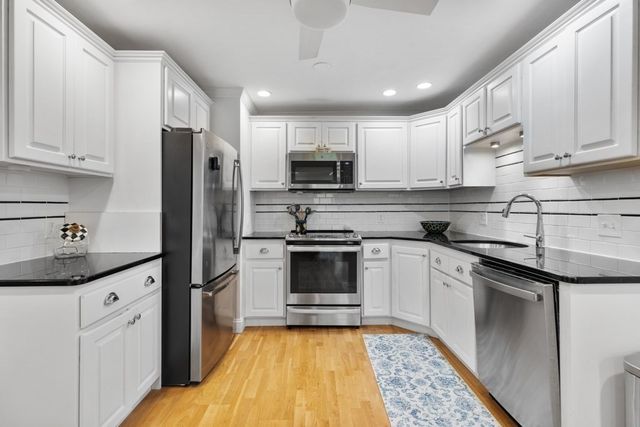 84 Walpole St 1C, Canton, MA 02021