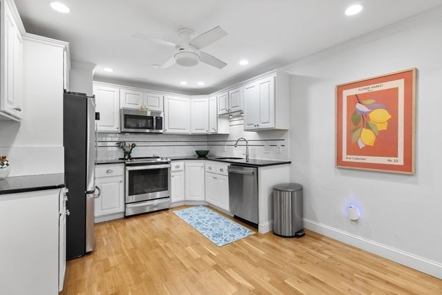 84 Walpole St 1C, Canton, MA 02021