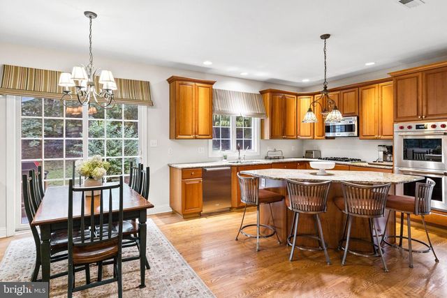 1425 LINDSAY LN, Jenkintown, PA 19046