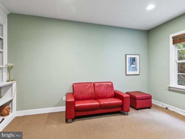 1425 LINDSAY LN, Jenkintown, PA 19046