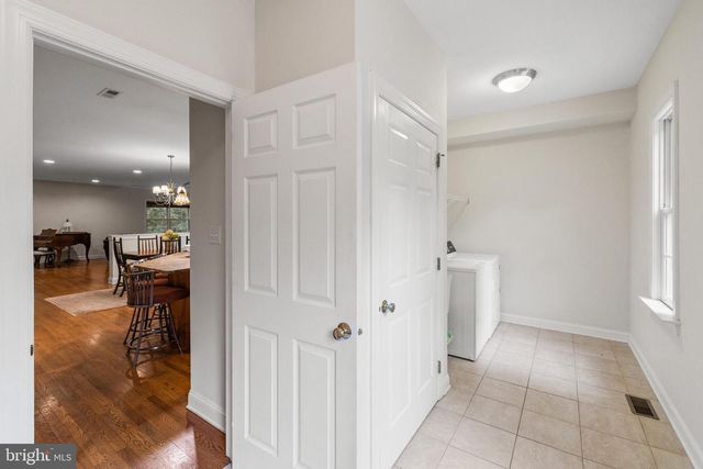 1425 LINDSAY LN, Jenkintown, PA 19046