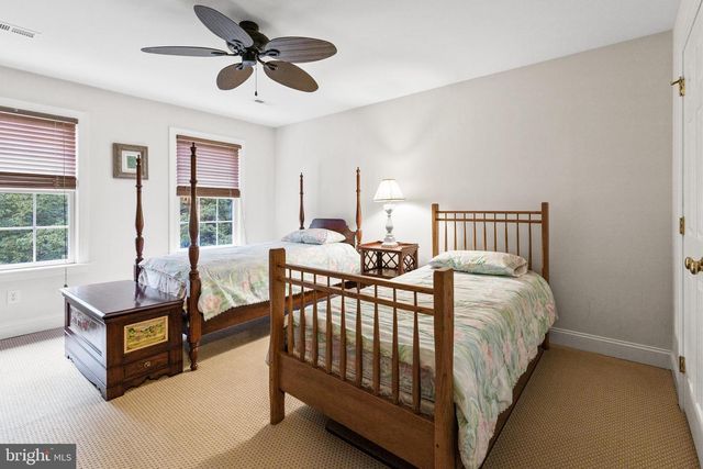 1425 LINDSAY LN, Jenkintown, PA 19046