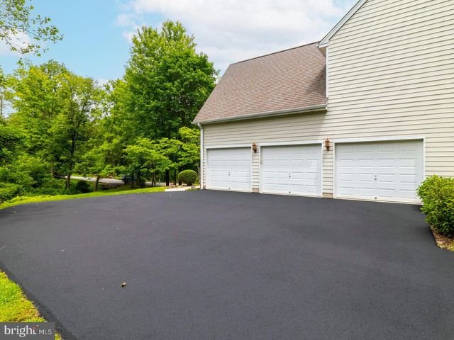 1425 LINDSAY LN, Jenkintown, PA 19046