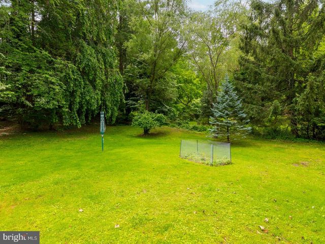 1425 LINDSAY LN, Jenkintown, PA 19046