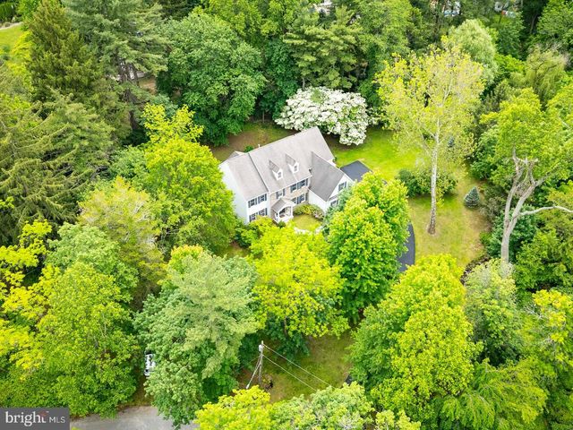 1425 LINDSAY LN, Jenkintown, PA 19046