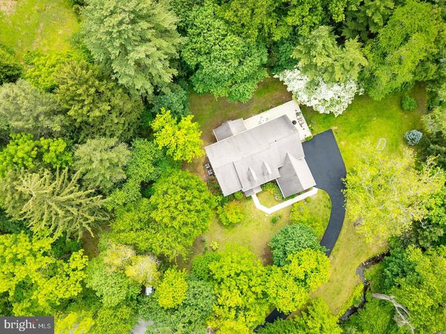 1425 LINDSAY LN, Jenkintown, PA 19046