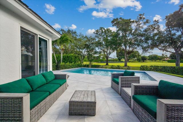 2466 Muir Circle, Wellington, FL 33414