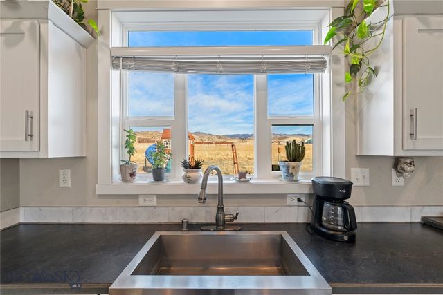 30 Mountain View Road, Sheridan, MT 59749