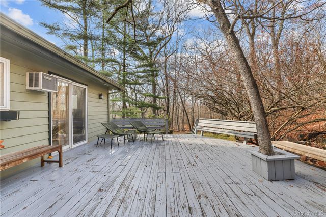 20 Cedar Road E, Katonah, NY 10536