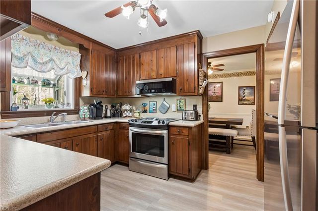 621 Old Dominion RD, Yorktown, VA 23692