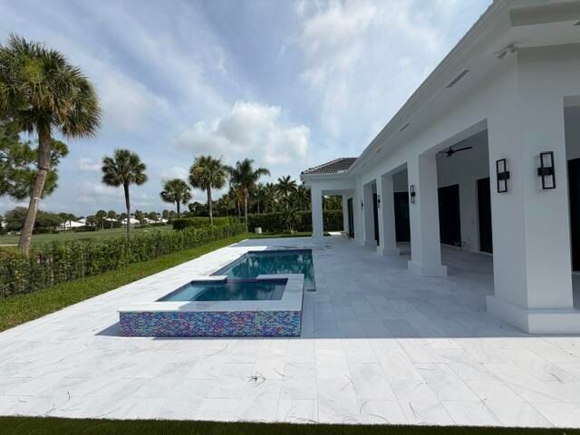 2525 Seminole Circle, West Palm Beach, FL 33409