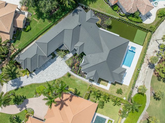 2525 Seminole Circle, West Palm Beach, FL 33409