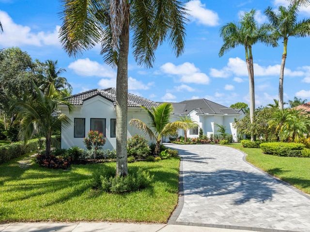 2525 Seminole Circle, West Palm Beach, FL 33409
