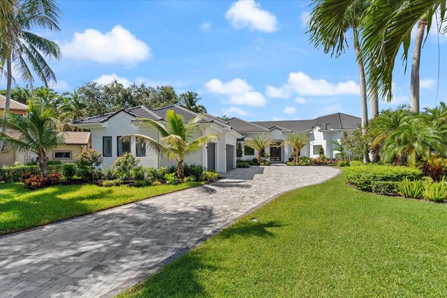 2525 Seminole Circle, West Palm Beach, FL 33409