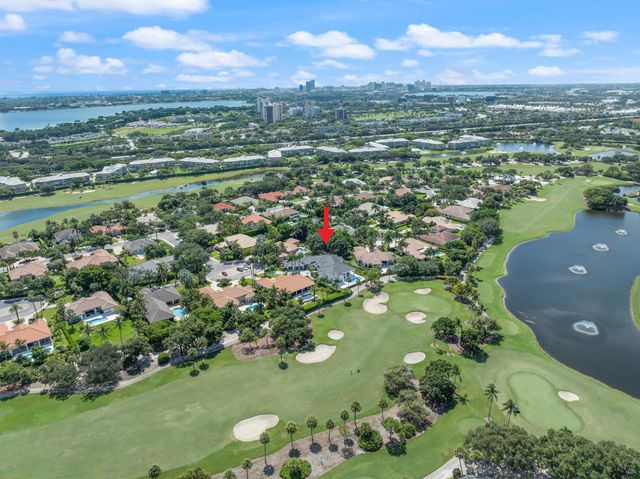 2525 Seminole Circle, West Palm Beach, FL 33409