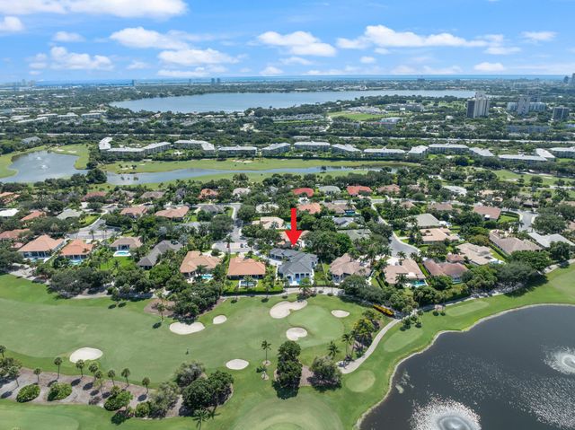 2525 Seminole Circle, West Palm Beach, FL 33409