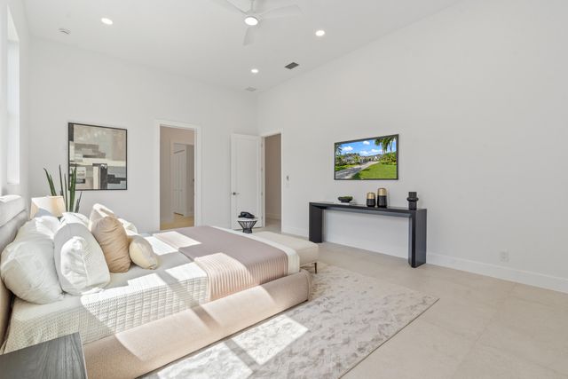 2525 Seminole Circle, West Palm Beach, FL 33409