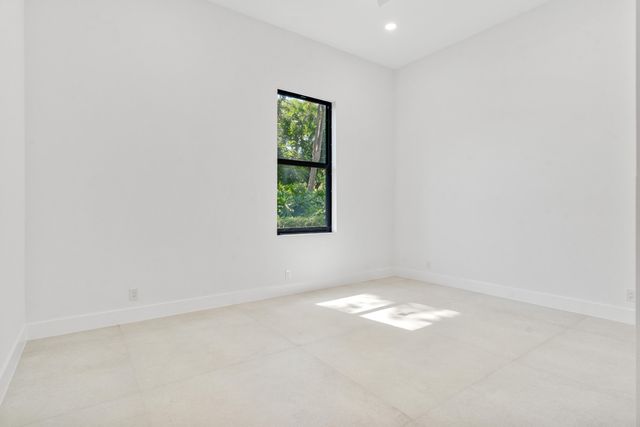 2525 Seminole Circle, West Palm Beach, FL 33409