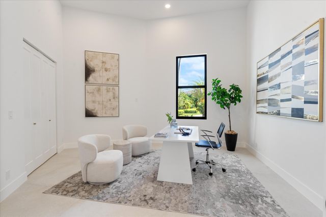 2525 Seminole Circle, West Palm Beach, FL 33409
